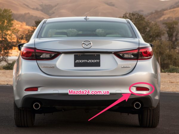 D350515M0E - Катафот (отражатель) заднего бампера правый на Mazda 6 (2012-2017)
